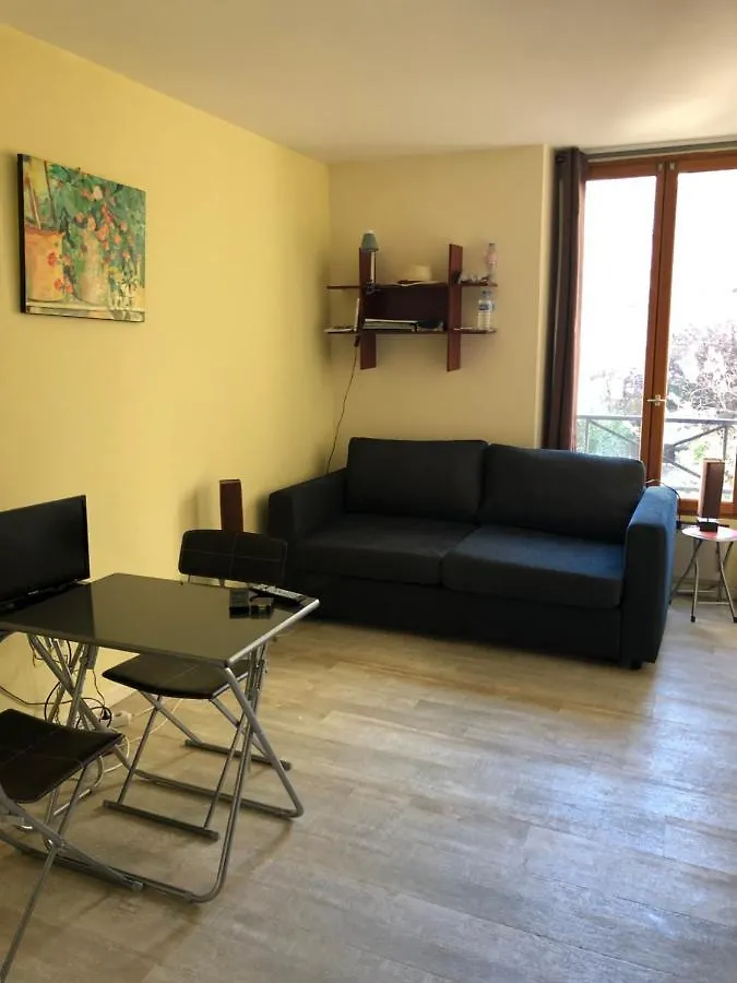 23 Rue De La Chapelle Apartment Paris 0*,  France