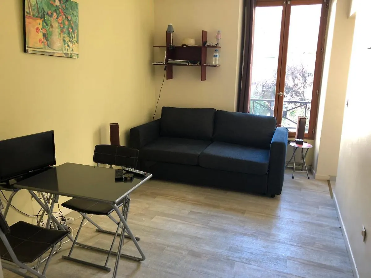 23 Rue De La Chapelle Apartment Paris