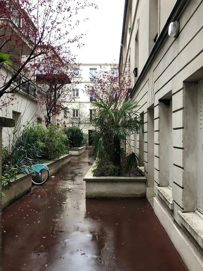 23 Rue De La Chapelle Apartment Paris
