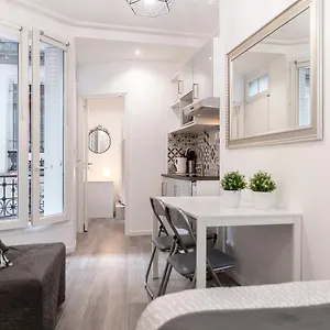 Apartment Montmartre Matisse, Paris