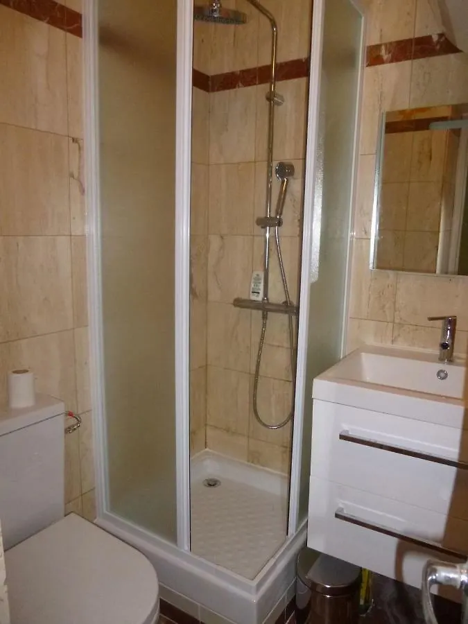23 Rue De La Chapelle Apartment Paris 0*,